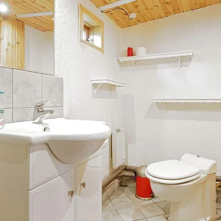 5 Person Holiday Home In R Dby Сasa de vacaciones