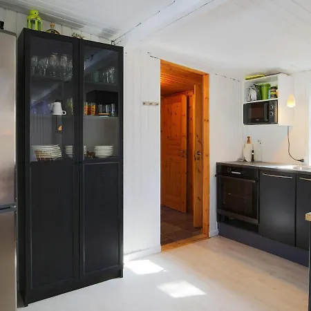 5 Person Holiday Home In R Dby Сasa de vacaciones